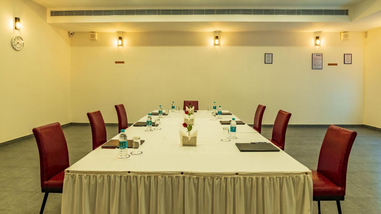 Arctic Hotel Kochi Exterior photo