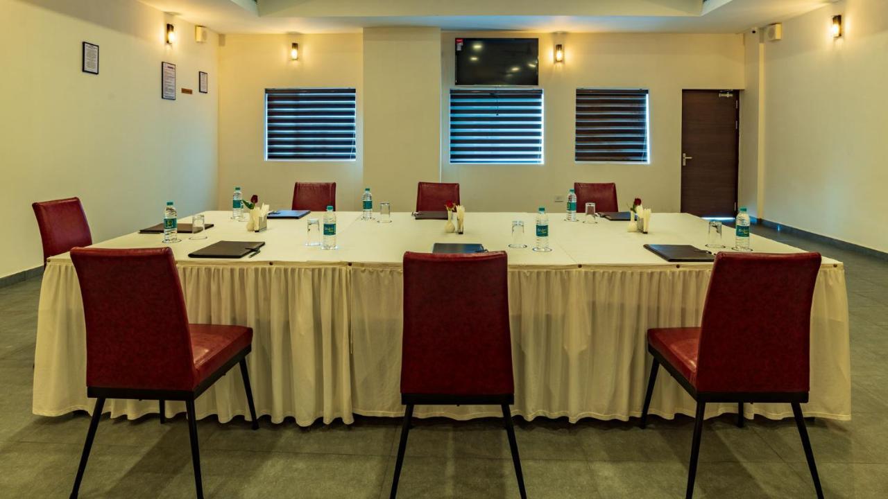 Arctic Hotel Kochi Exterior photo