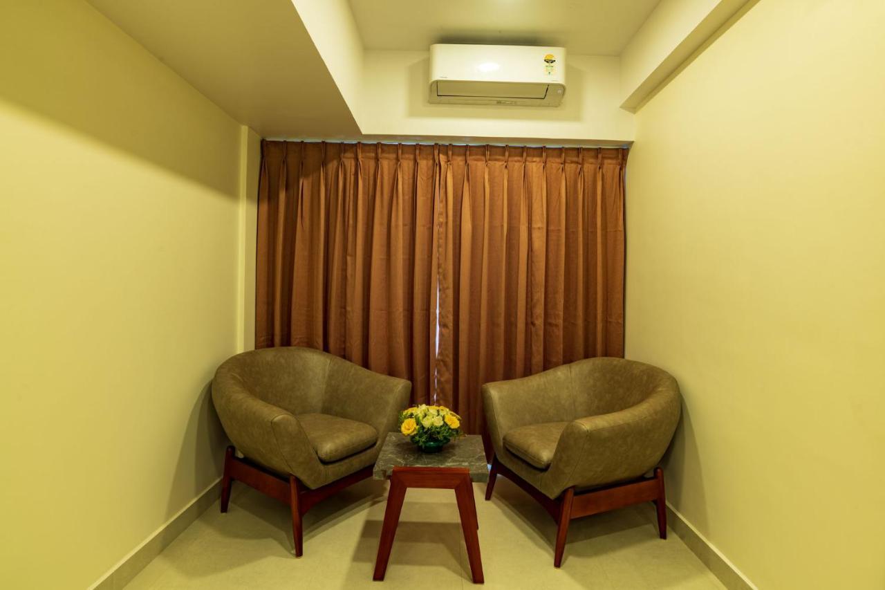 Arctic Hotel Kochi Exterior photo