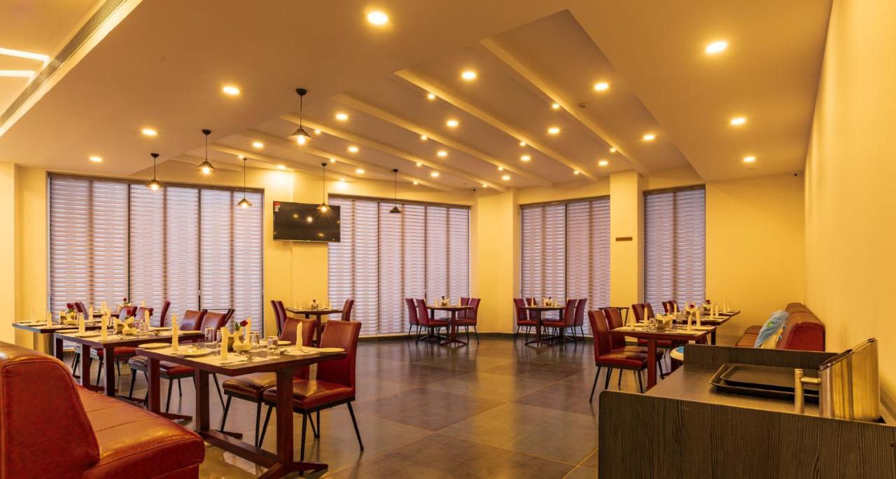 Arctic Hotel Kochi Exterior photo