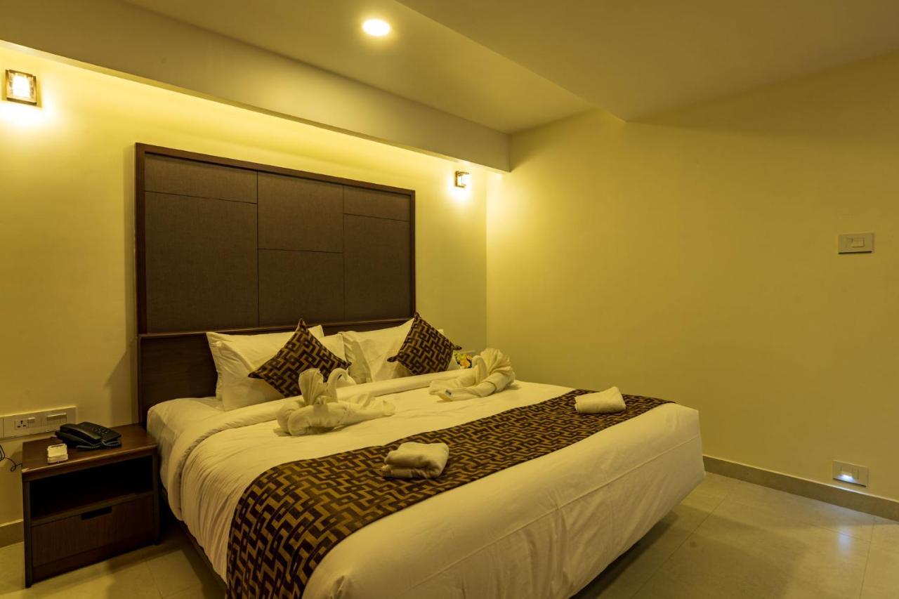Arctic Hotel Kochi Exterior photo