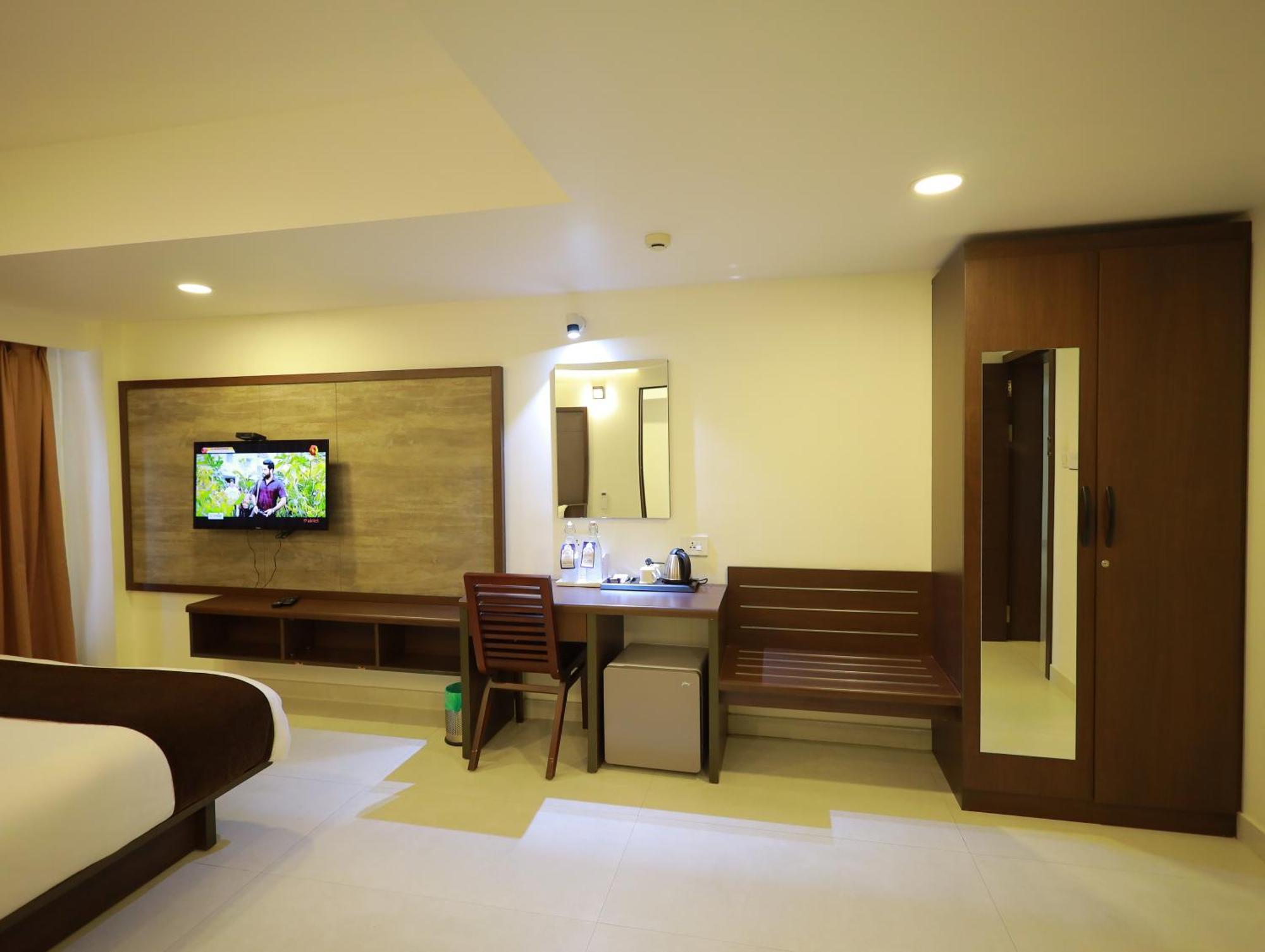 Arctic Hotel Kochi Exterior photo