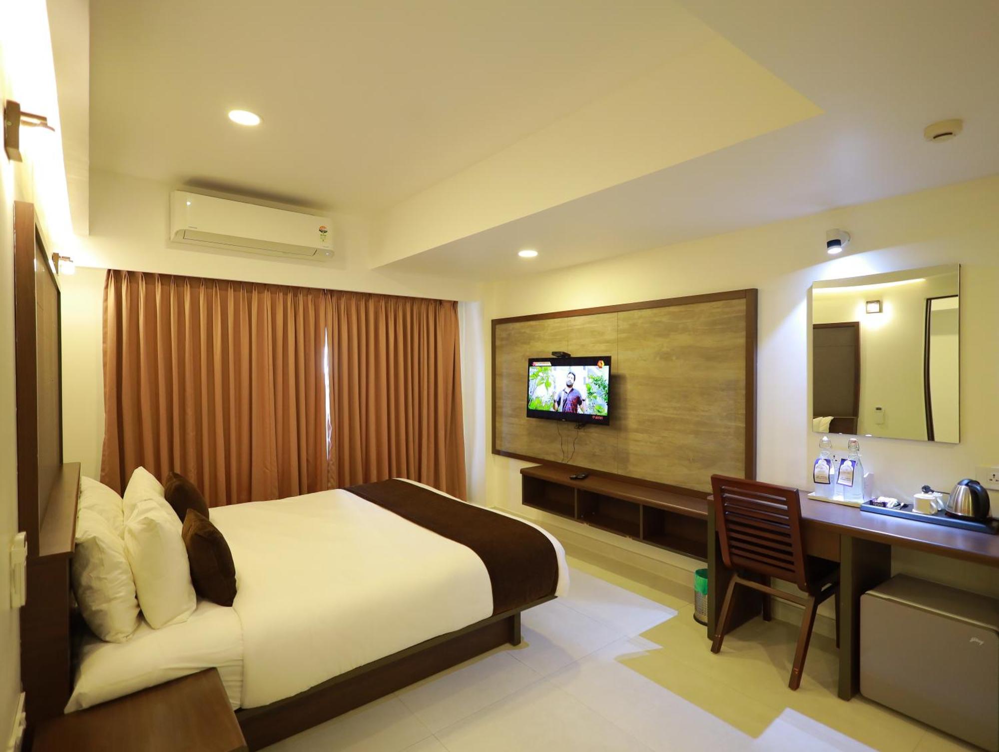 Arctic Hotel Kochi Exterior photo